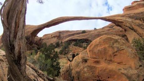 The Devils Garden Primitive Loop in Arches National Park, Utah, offers views of Landscape Arch.
