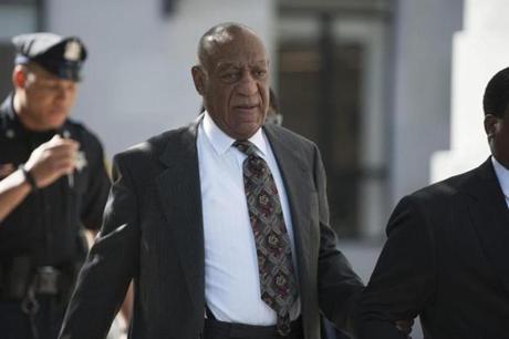 epa05326802 US entertainer Bill Cosby (C) arrives at the Montgomery County Courthouse for a preliminary hearing in Norristown, Pennsylvania, USA, 24 May 2016. The hearing is conducted regarding charges stemming from an alleged sexual assault in 2004 in Elkins Park, Pennsylvania, USA. Cosby has been charged with Aggravated Indecent Assault, which is a second degree felony, by the Pennsylvania prosecutor. EPA/TRACIE VAN AUKEN
