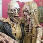 A happy couple at Spooky World in Litchfield, N.H. An imaginative entrepreneur wants to turn Castle Island into a ?Spooky World?-style freak show this fall, complete with full-fledged zombie attacks. 