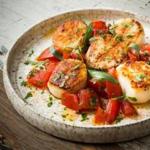 Seared scallops with sauce vierge. 