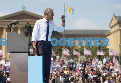 US President Barack Obama speaks during a rally for Democratic presidential nominee Hillary Clinton at Eakins Oval in Philadelphia, Pennsylvania, September 13, 2016. / AFP PHOTO / SAUL LOEBSAUL LOEB/AFP/Getty Images
