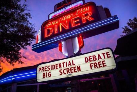 A marquee advertised the opportunity to watch Monday?s US presidential debate at the American City Diner in Washington. 
