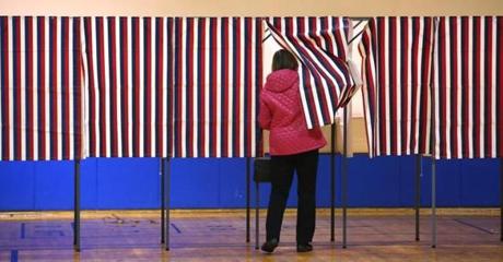 Seabrook, NH--2/9/2016--Voters cast their ballots in Seabrook's only polling location, at the Seabrook Community Center (cq), on Tuesday, February 9, 2016. Photo by Pat Greenhouse/Globe Staff Topic: 10nhvoter Reporter: XXX
