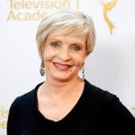 Actress Florence Henderson poses at the Television Academy's Performers Peer Group cocktail reception to celebrate the 66th Primetime Emmy Awards in Beverly Hills, California July 28, 2014. REUTERS/Danny Moloshok/File Photo
