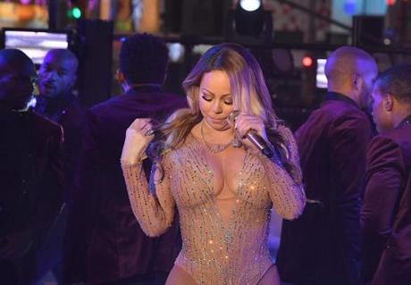 Mariah Carey performs during New Year's Eve celebrations in Times Square on December 31, 2016 in New York. / AFP PHOTO / ANGELA WEISSANGELA WEISS/AFP/Getty Images

