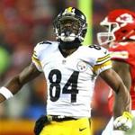 KANSAS CITY, MP - JANUARY 15: Wide receiver Antonio Brown #84 of the Pittsburgh Steelers celebrates after a catch against the Kansas City Chiefs during the second quarter in the AFC Divisional Playoff game at Arrowhead Stadium on January 15, 2017 in Kansas City, Missouri. (Photo by Dilip Vishwanat/Getty Images)