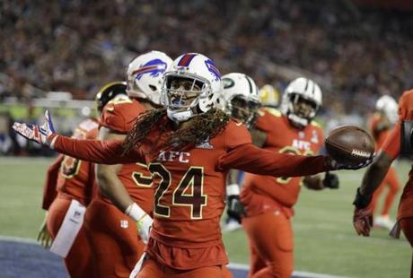 AFC cornerback Stephon Gilmore (24), of the Buffalo Bills celebrates an interception in the end zone, during the first half of the NFL Pro Bowl football game Sunday, Jan. 29, 2017, in Orlando, Fla. (AP Photo/Chris O?Meara)
