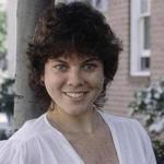Erin Moran played Joanie Cunningham in the sitcoms ??Happy Days?? and ??Joanie Loves Chachi.??