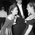 Olivia de Havilland (left) with Jimmy Stewart and Bette Davis in Hollywood in 1940.