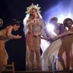 Beyoncé performed at the Grammy Awards. 