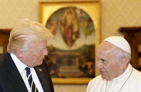 epa05985491 Pope Francis (R) meets with US President Donald J. Trump (L) on the occasion of their private audience in Vatican City, 24 May 2017. Trump is in Italy on a two day visit, including a meeting with Pope Francis at the Vatican, ahead of his participation in a NATO summit in Brussels on 25 May. EPA/ALESSANDRA TARANTINO / POOL
