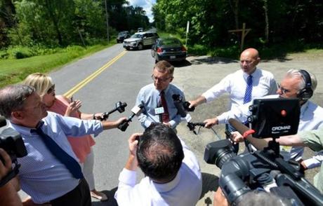 06maine - SKOWHEGAN, MAINE - JULY 5, 2017 Steve McCausland, Public Information Officer for the Maine State Police, speaks with reporters about an a multiple homicide on Russell Road at the town line of Skowhegan and Madison on Wednesday, July 5, 2017. (Staff photo by Michael G. Seamans/Portland Press Herald Staff Photographer)
