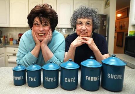 Sisters Marilynn (left) and Sheila Brass star in the PBS show ?Food Flirts.? 
