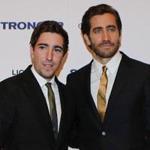 Jeff Bauman (L), co-author of the book 'Stronger', and actor Jake Gyllenhaal attend the 'Stronger' New York Premiere at Walter Reade Theater on September 14, 2017 in New York City. / AFP PHOTO / KENA BETANCURKENA BETANCUR/AFP/Getty Images