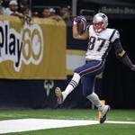 New Orleans, LA: September 17, 2017: Patriots tight end Rob Gronkowski glides into the end zone following his 53 yard touchdown on a first quarter pass from Tom Brady. The New England Patriots visited the New Orleans Saints in a regular season NFL football game at the Mercedes-Benz Superdome. (Jim Davis/Globe Staff).