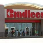 The exterior of a Bradlees store in 1995.