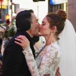 Keven Undergaro and his new bride, TV star Maria Menounos, kissed after exchanging vows.