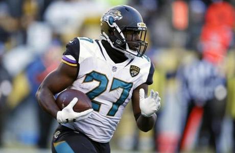 Jacksonville Jaguars running back Leonard Fournette runs the ball against the Pittsburgh Steelers during the second half of an NFL divisional football AFC playoff game in Pittsburgh, Sunday, Jan. 14, 2018. (AP Photo/Keith Srakocic)
