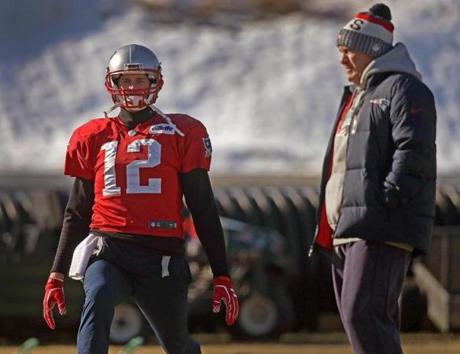 Tom Brady and Bill Belichick at Thursday?s practice.
