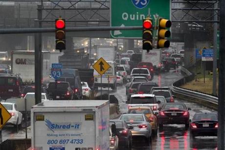 Boston, November 22, 2017- Stan Grossfeld/Globe Staff- Traffic merging from South Bay crawls on to the 93 South at 11:30 AM
