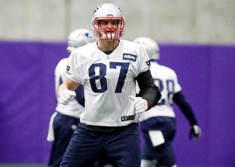EDEN PRAIRIE, MN - FEBRUARY 01: Rob Gronkowski #87 of the New England Patriots warms up during the New England Patriots practice on February 1, 2018 at Winter Park in Eden Prairie, Minnesota.The New England Patriots will play the Philadelphia Eagles in Super Bowl LII on February 4. (Photo by Elsa/Getty Images)
