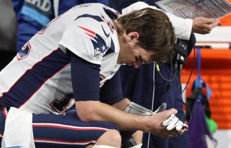Tom Brady was dejected during the end of the 4th quarter of Super Bowl LII.

