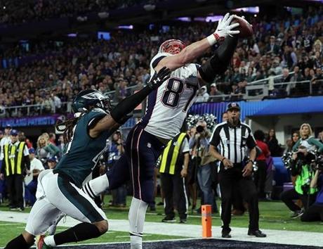 Minneapolis, MN - 2/4/2018 - Rob Gronkowski touchdown catch during 4th quarter of Super Bowl LII. The New England Patriots play the Philadelphia Eagles in Super Bowl LII at US Bank Stadium in Minneapolis on Feb. 4, 2018. (Barry Chin/Globe staff

