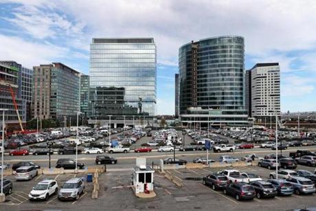 Amazon could be bringing thousands of new jobs to Boston?s Seaport neighborhood.
