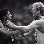 PHOTO COPYRIGHT TED GARTLAND: USE REQUIRES PAYMENT: AUTHORIZED FOR ONE TIME USE WITH ERIC MOSCOWITZ STORY ONLY. Boston, MA: Nov. 9, 1984: Julius Irving (left) of the Phildelphia 76ers and Larry Bird of the Boston Celtics during basketball game at Boston Garden in Boston, Mass., Nov. 9, 1984. Mandatory credit: copyright Ted Gartland Story/Eric Moskowitz, 07teddy