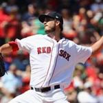 BOSTON, MA - MAY 02: Drew Pomeranz #31 of the Boston Red Sox pitches during the first inning against the Kansas City Royals at Fenway Park on May 2, 2018 in Boston, Massachusetts. (Photo by Tim Bradbury/Getty Images)