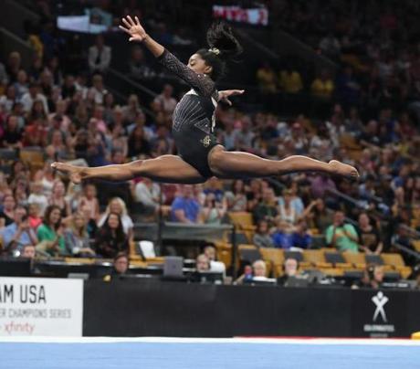 Boston MA 8/17/18 Simone Biles on the floor exercise during the US senior women's competition at US Gymnastics at TD Garden. (photo by Matthew J. Lee/Globe staff) topic: reporter:

