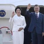 South Korean President Moon Jae-in and his wife waved early Tuesday before leaving Seoul for Pyongyang. 