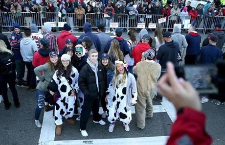 SLIDER 10/31/2018 Boston Ma- Some Boston Red Sox fans wore their Halloween coustumes on Tremont street while waiting for the Boston Red Sox Victory parade. Jonathan Wiggs /Globe Staff Reporter:Topic: 
