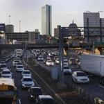 Boston has the worst rush-hour traffic in the country, says INRIX?s annual report tracking traffic across the world.