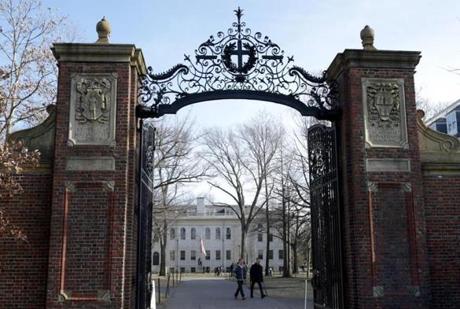 01/17/2019 Cambridge - Harvard University gate entrance. (cq) Jonathan Wiggs/Globe StaffReporter:Topic: 
