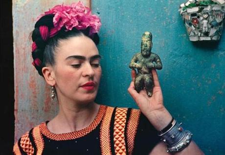 Frida Kahlo: Appearances Can Be Deceiving at Brooklyn Museum. Pictured: Nickolas Muray (American, born Hungary, 1892-1965). Frida with Idol, 1939. Carbon print, 11 1/4 × 16 1/4 in. (28.6 × 41.3 cm). Courtesy of Nickolas Muray Photo Archives. © Nickolas Muray Photo Archives 
