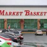 Revere Ma. 10/24/20 Exterior of the New Market Basket Store in Revere that is set to open . Globe Staff/Photographer Jonathan Wiggs Topic: Reporter