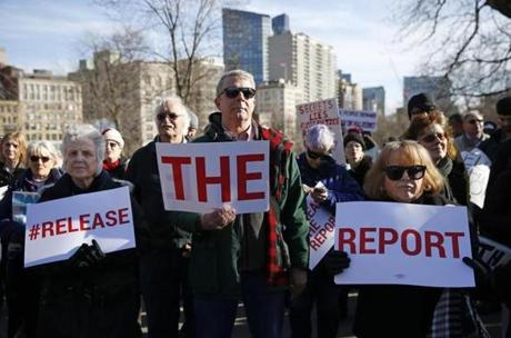 Boston, MA, 04/4/2019 -- Protesters demand a full release of the Mueller report across from the State House. (Jessica Rinaldi/Globe Staff) Topic: 05muellerrally Reporter:

