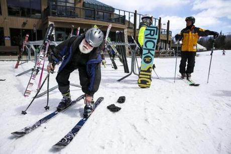 David Karaus, who said he?s over 80, put on his skis last week at the Mount Washington Resort in Bretton Woods, N.H.
